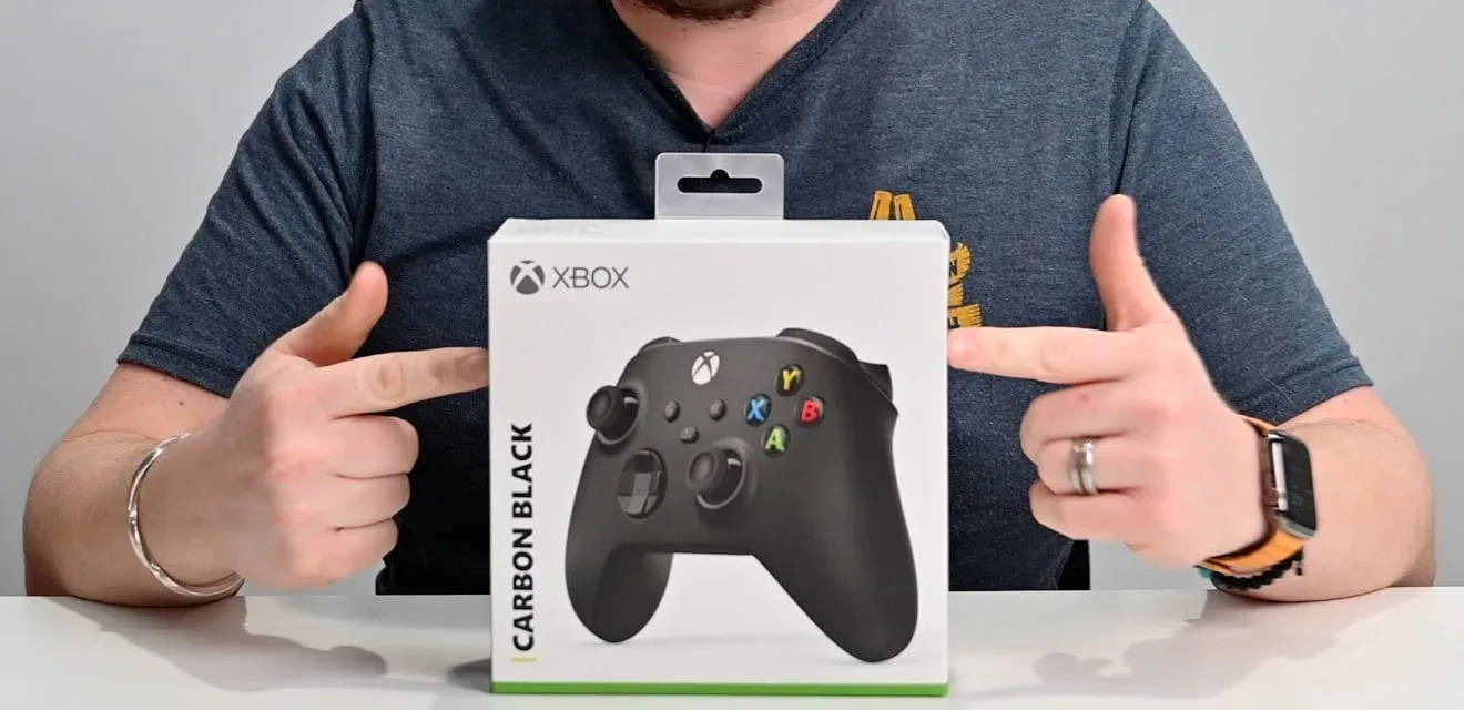 the Xbox Controller Series X with Iphone