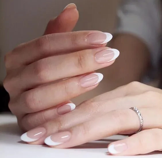 almond shape short french tip nails
